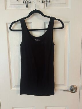 Time and Tru Black Ribbed Scoop Neck Tank